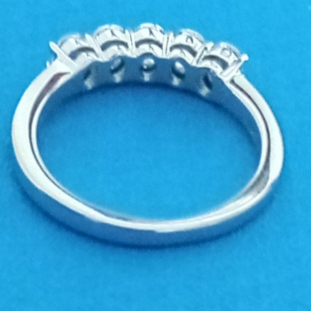 natural mined white zircon band ring size 6 - Picture 4 of 4